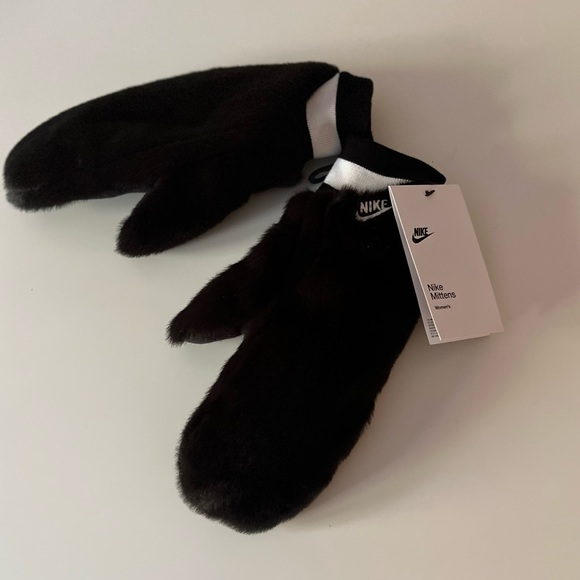 Nike Warm Soft Faux Fur Mitten, New, XS/S, Black - Picture 2 of 8